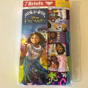 Disney, Encanto theme, 7pk girls briefs, size 8.